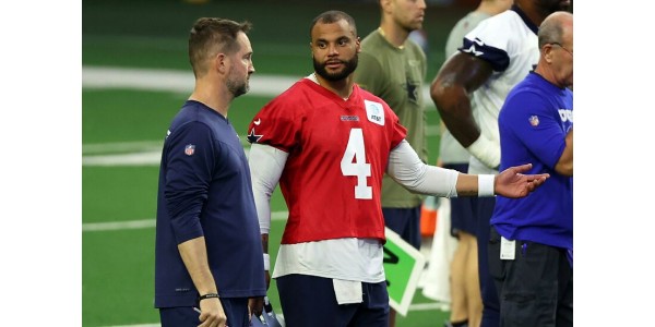 El mariscal de campo Dak Prescott pasó siete años con los Dallas Cowboys